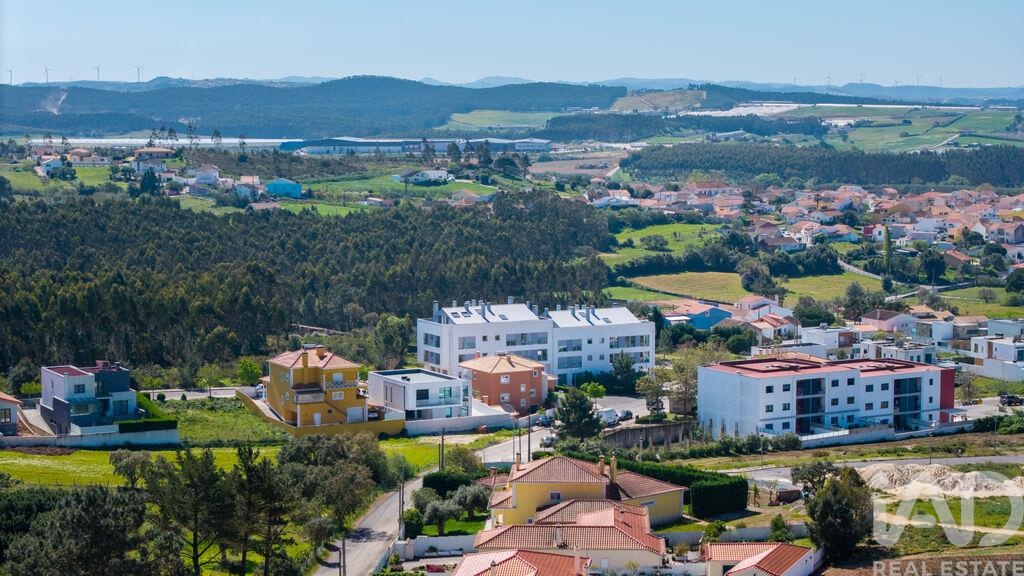 Apartment in A dos Cunhados - Image 2