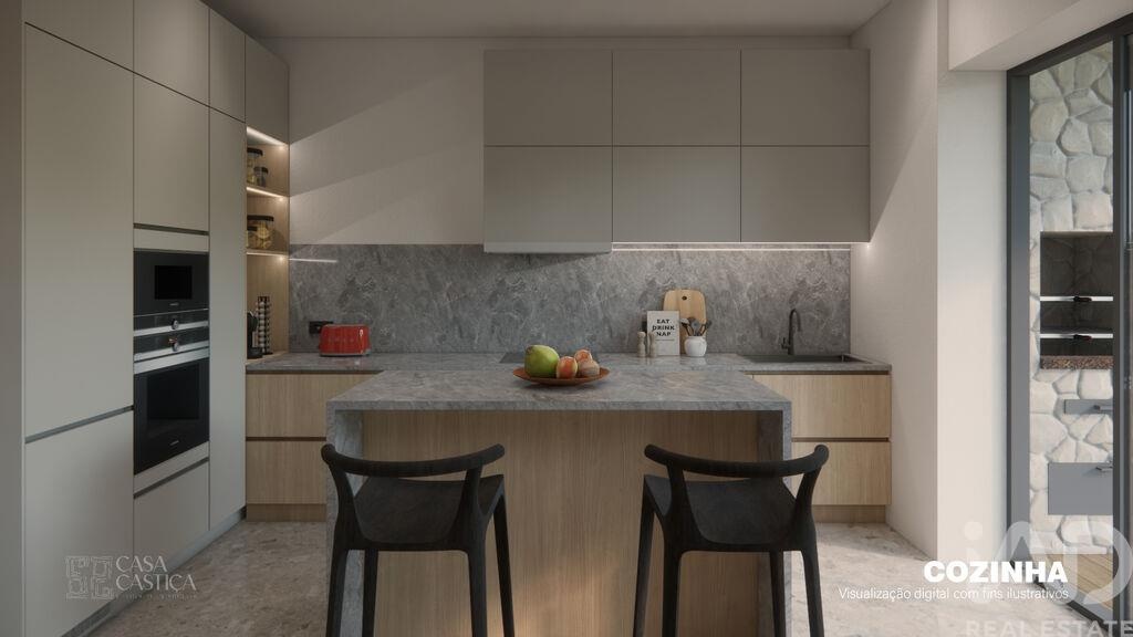 House in Mexilhoeira Grande - Image 4