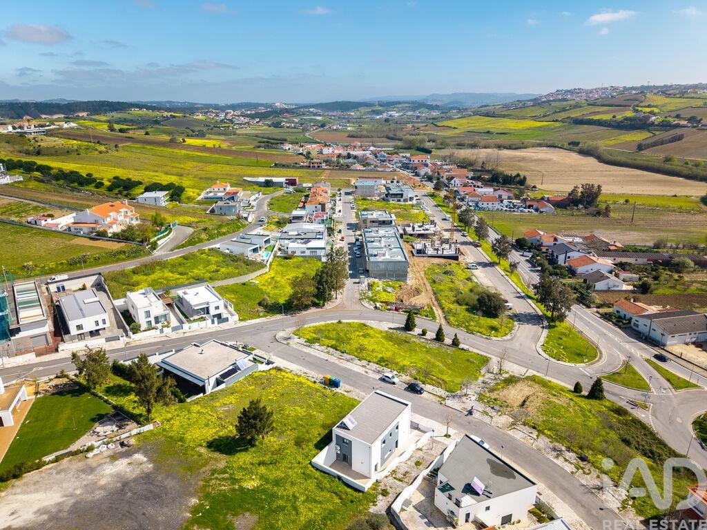 House in Ponte do Rol - Image 3