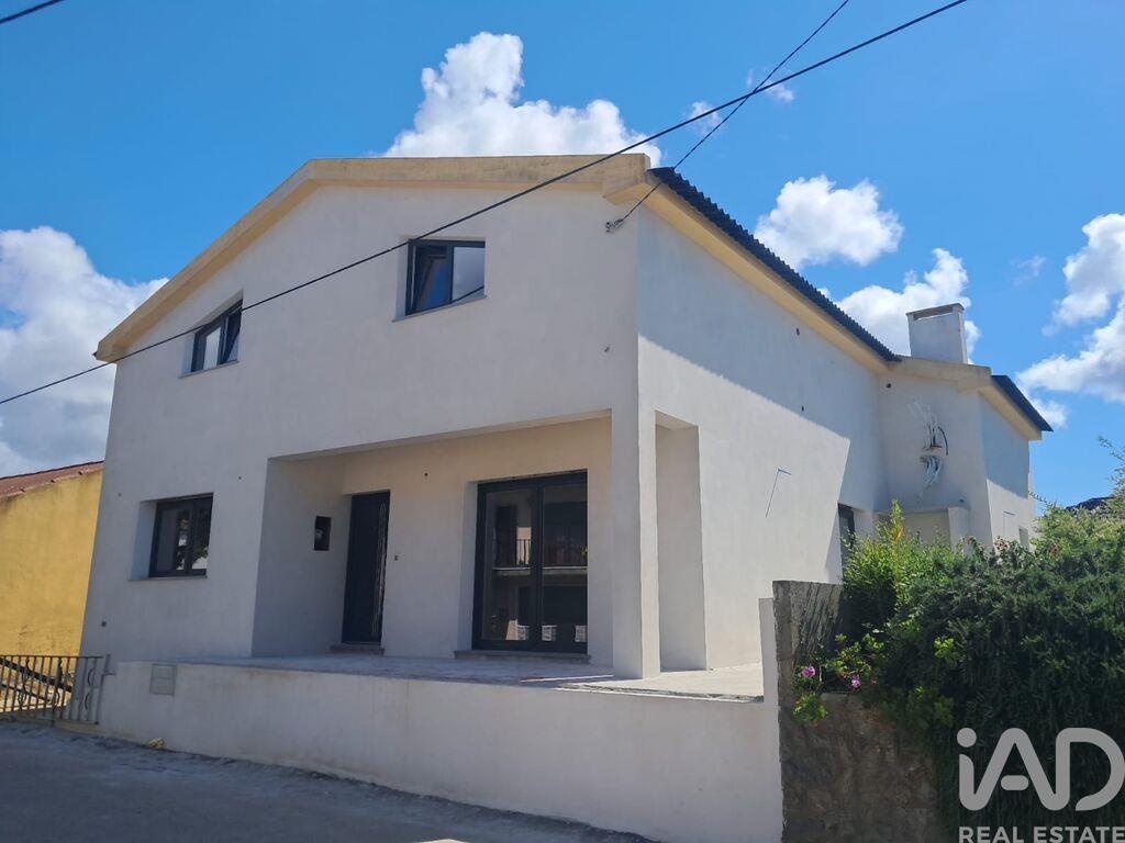 House in Atouguia da Baleia - view 1