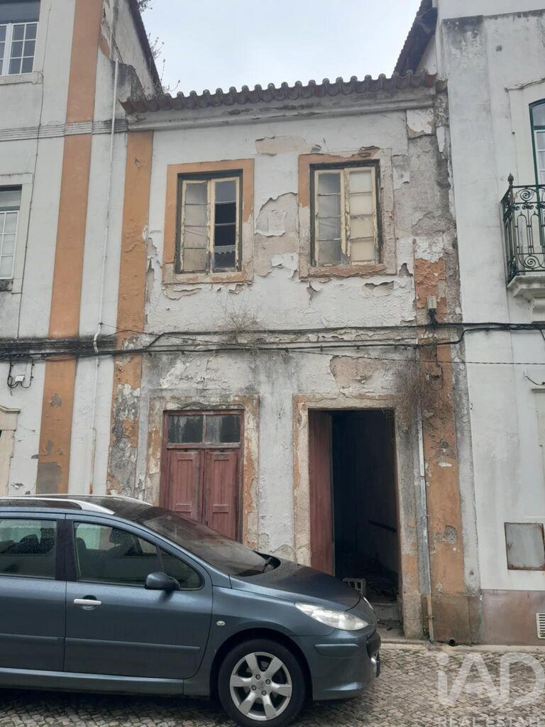 House in Montemor-O-Velho - Image 4