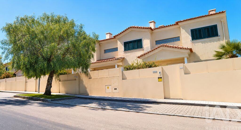 House in Esmoriz - view 1