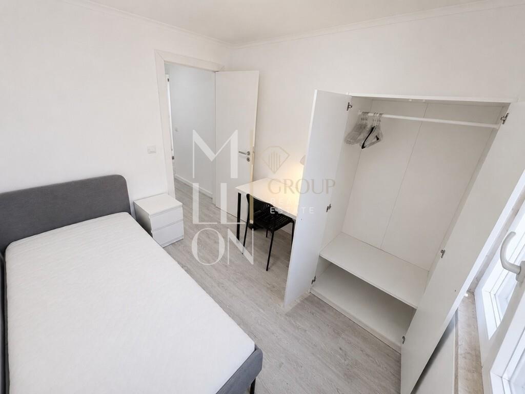 2 Moradias T9 Ligadas | Rendimento Mensal 3.750€ | Ajuda - Lisboa