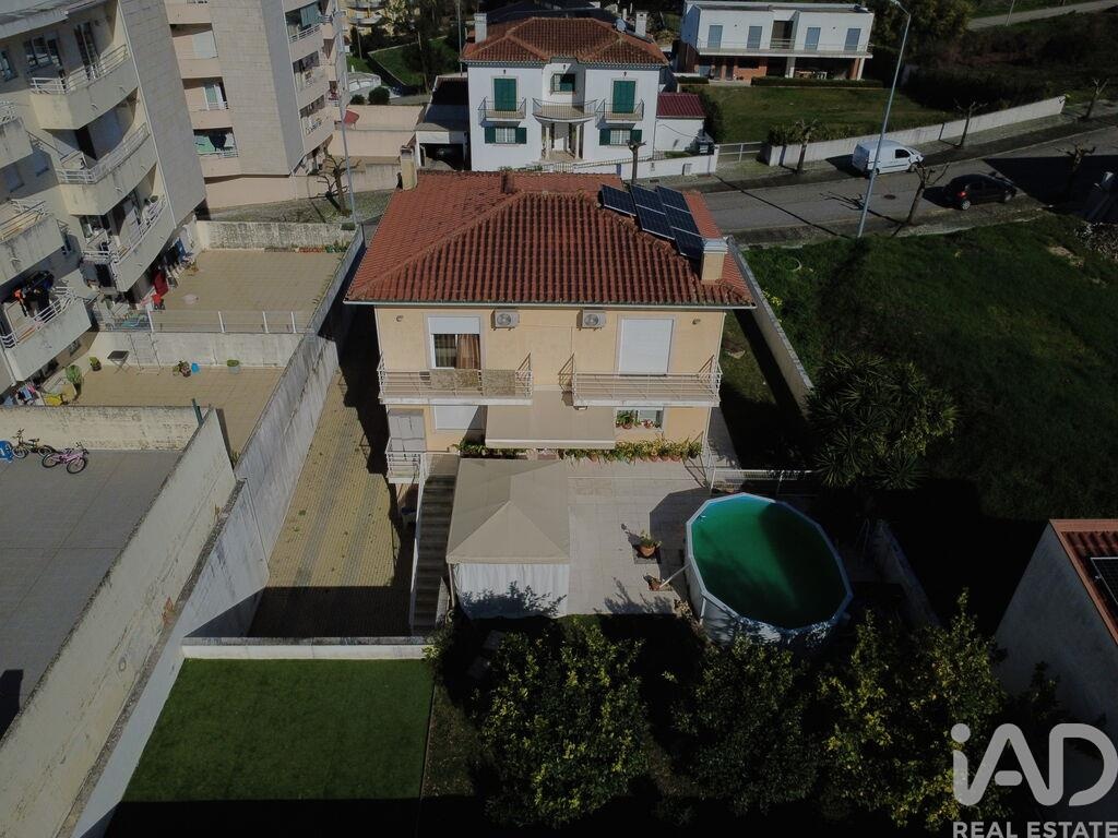 House in Vila Nova de Poiares - Image 5