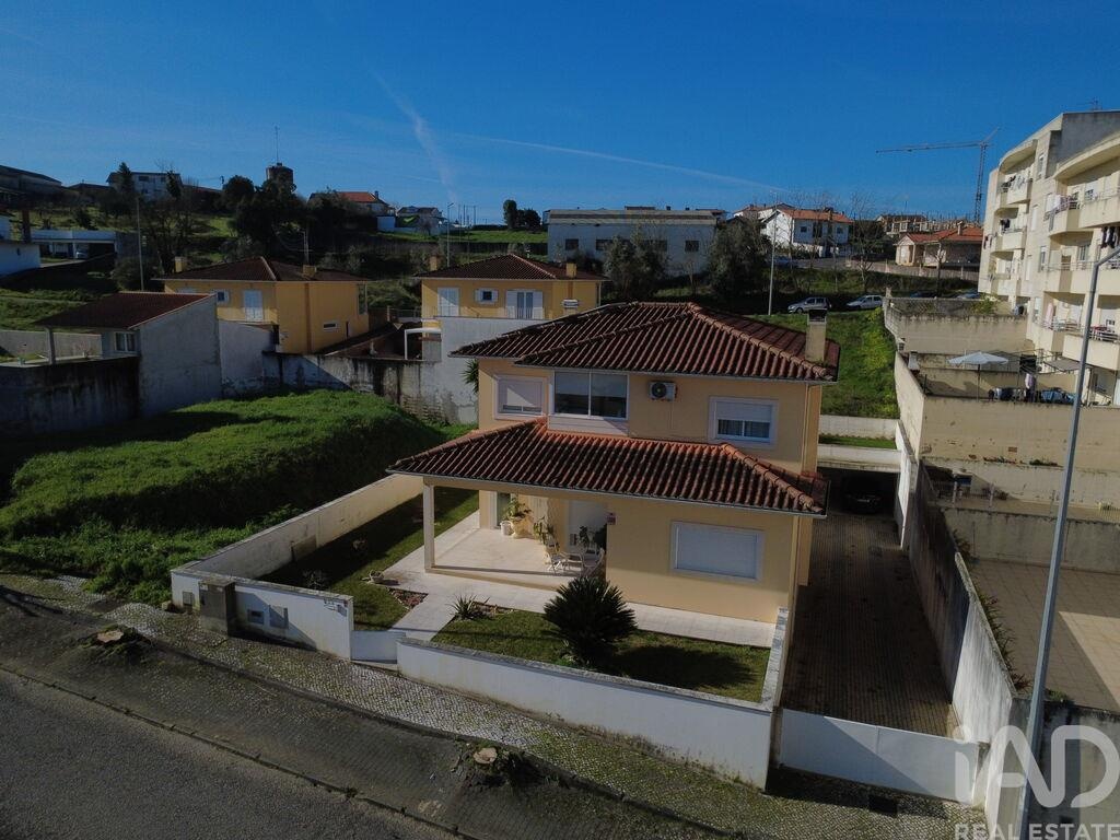 House in Vila Nova de Poiares - Image 2