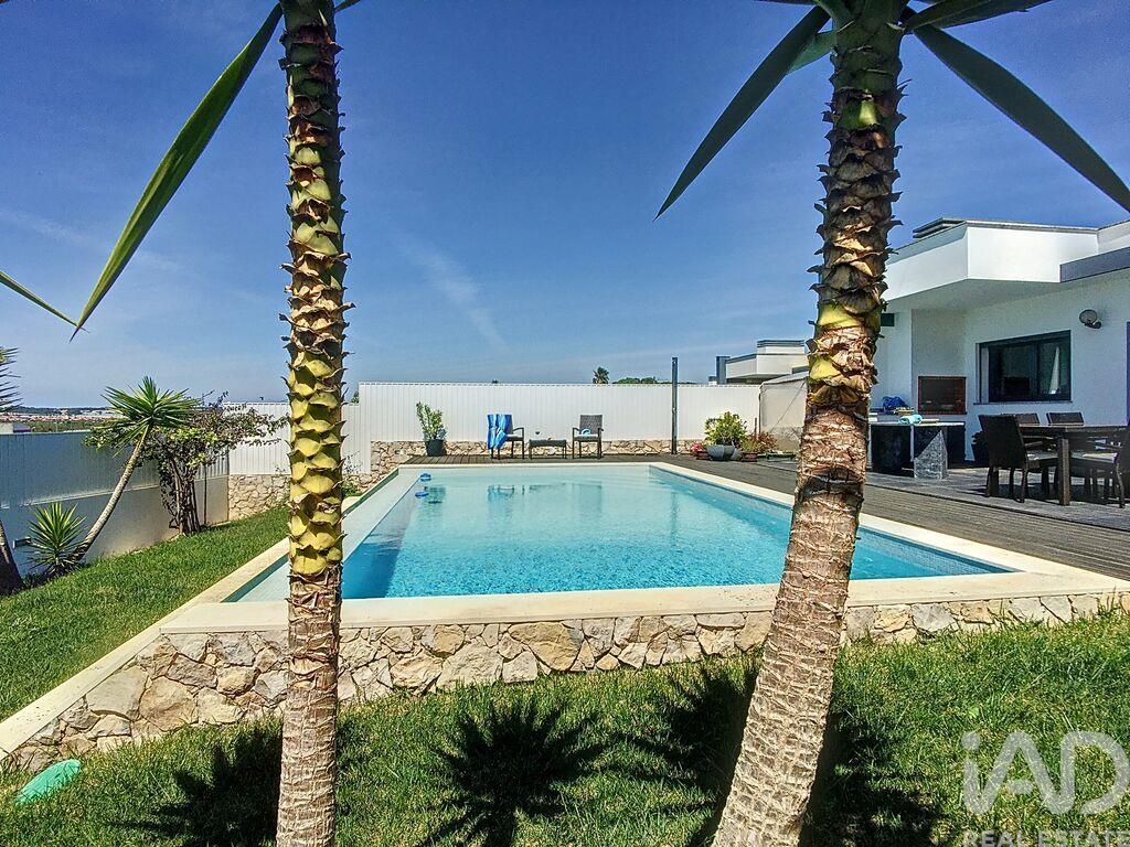 House in Silveira - Image 3