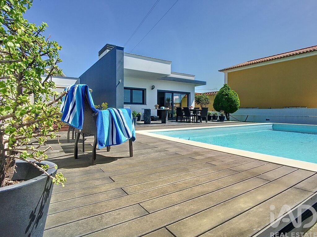 House in Silveira - Image 4