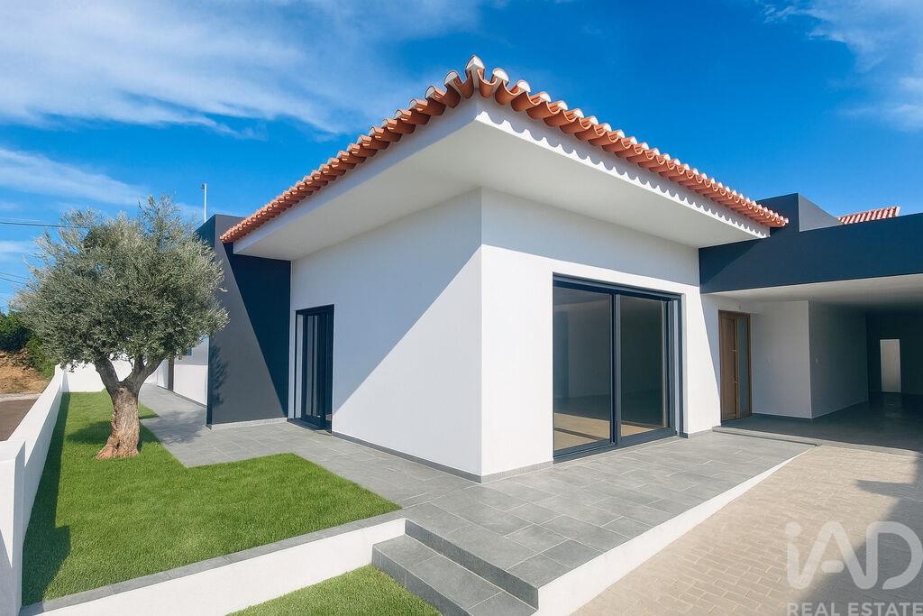 House in Santo Isidoro - view 1