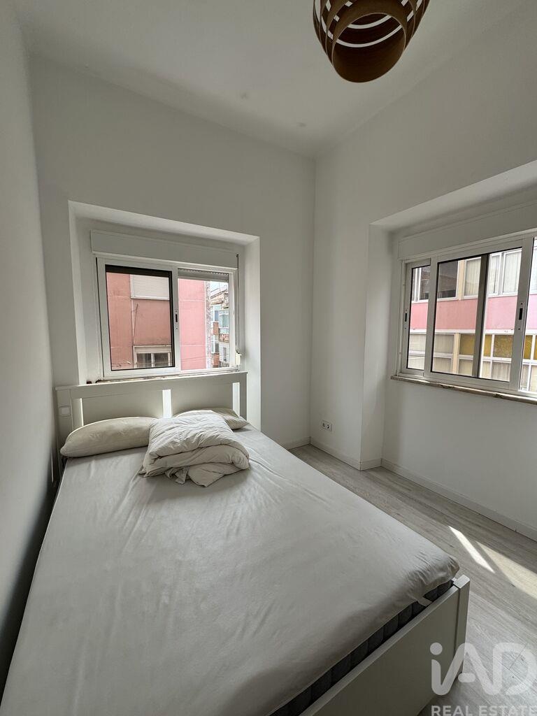 Apartment in Portela - Image 2