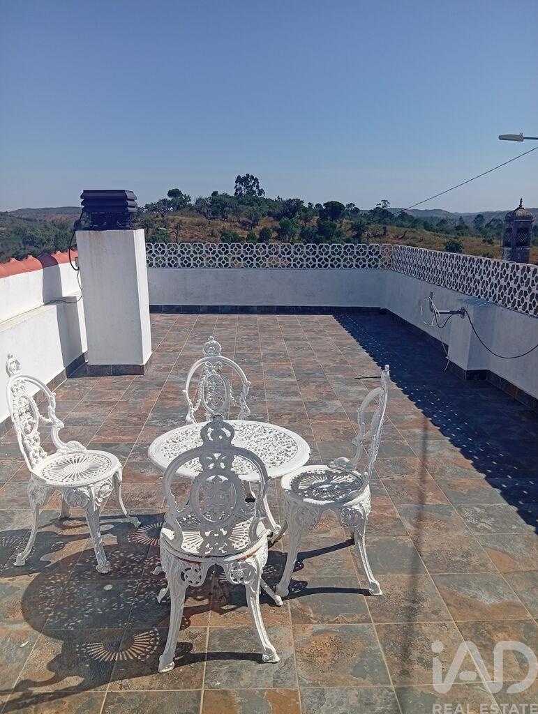 House in Salir - Image 5