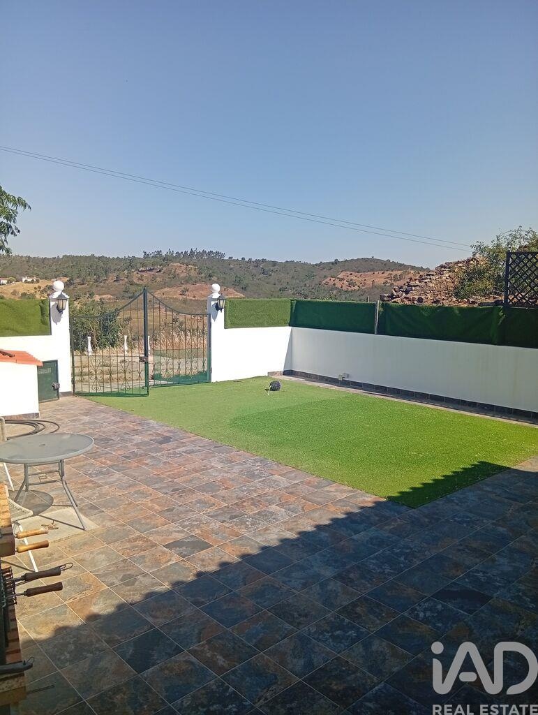 House in Salir - Image 4
