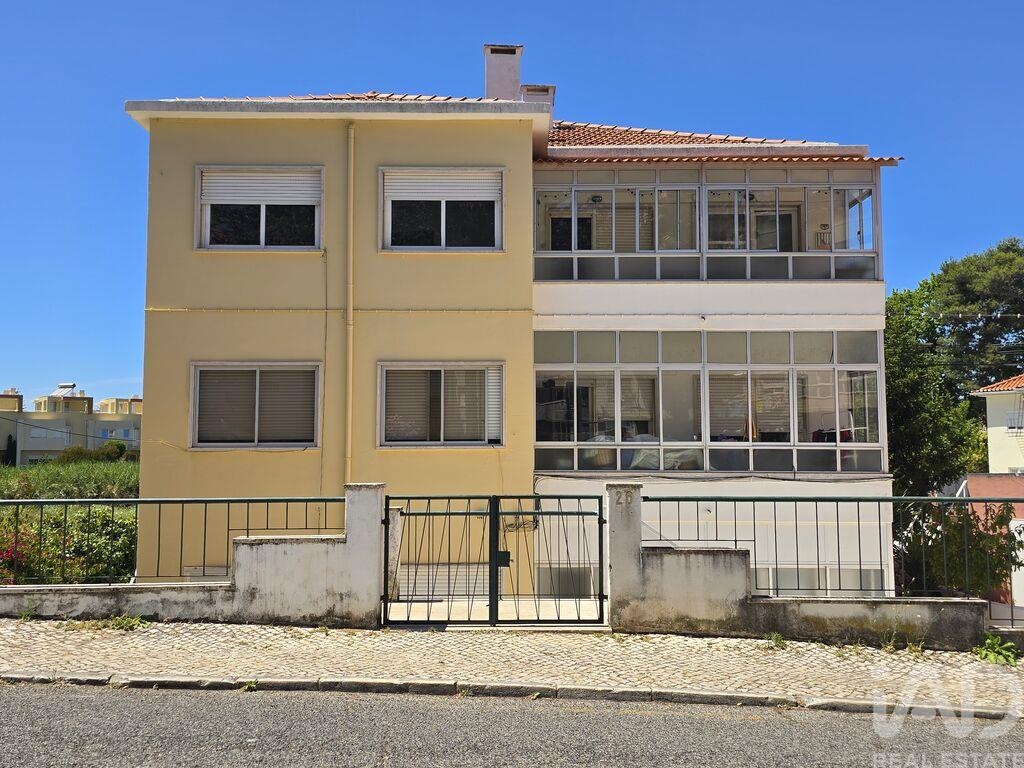 Apartment in Loures - Image 2