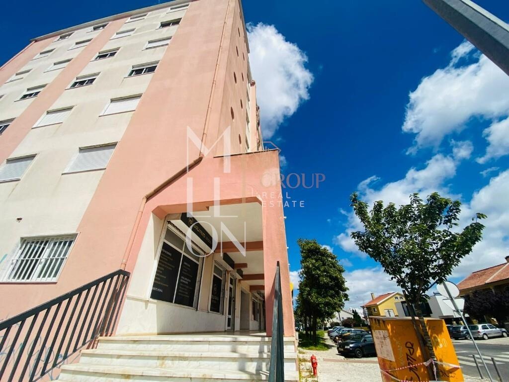 Apartamento de 2 habitaciones - Mem Martins