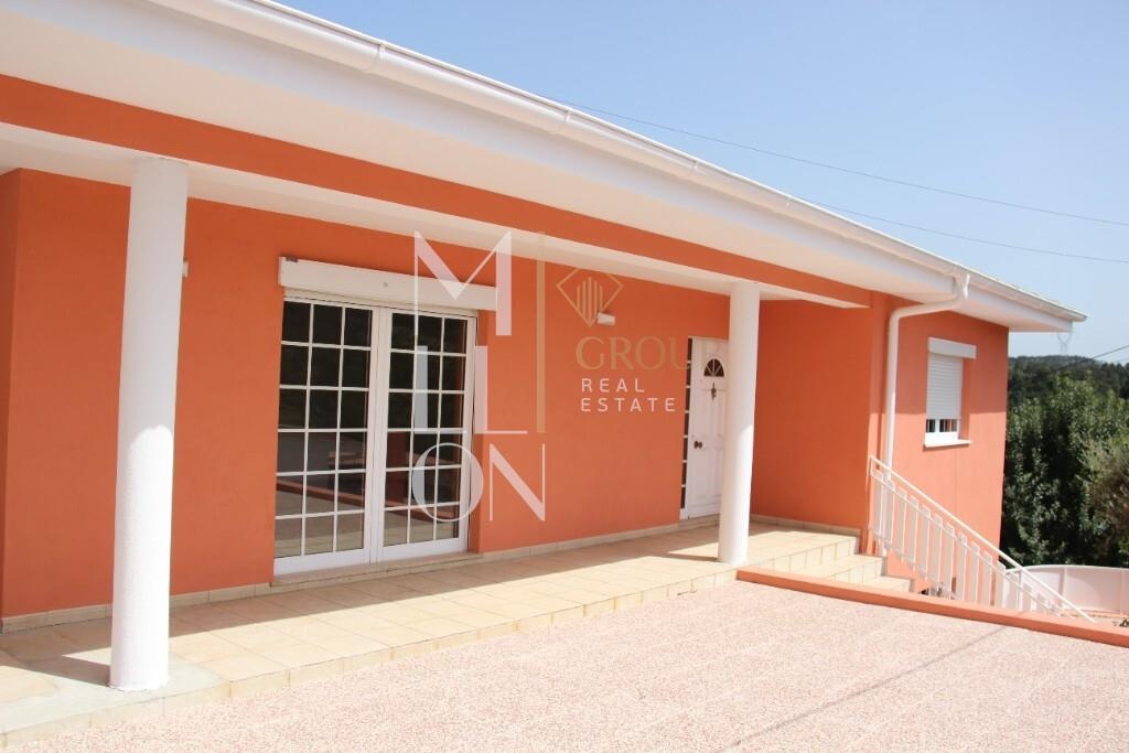 Moradia T4 com garagem