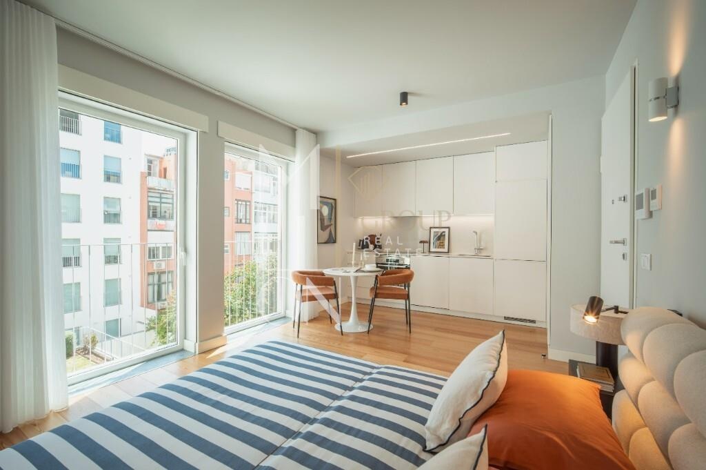 Apartamento em condominio com piscina - Avenida Liberdade