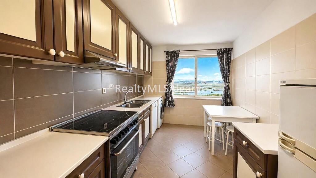 🌅 T3 com Vista Mar e Ria Formosa | Renovado | Estacionamento + 2 Arrecadações