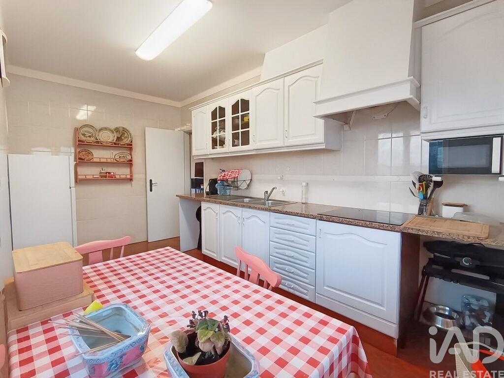 Apartment in Atouguia da Baleia - Image 4