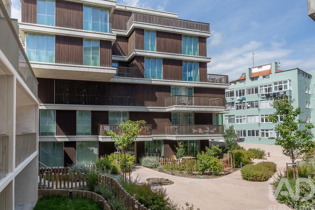 Apartment in Lisbon - Image 2