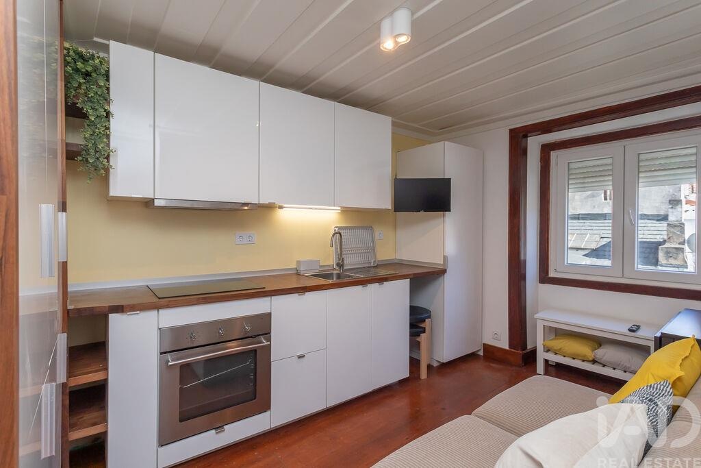 Apartment in Santa Maria Maior - view 1