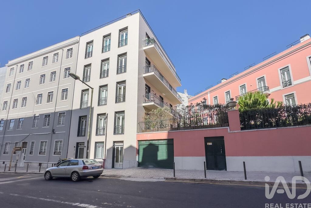 Apartment in Campolide - view 1