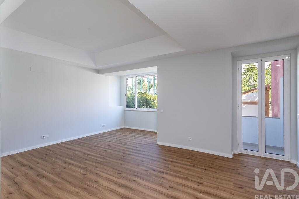 Apartment in Ajuda - Image 4