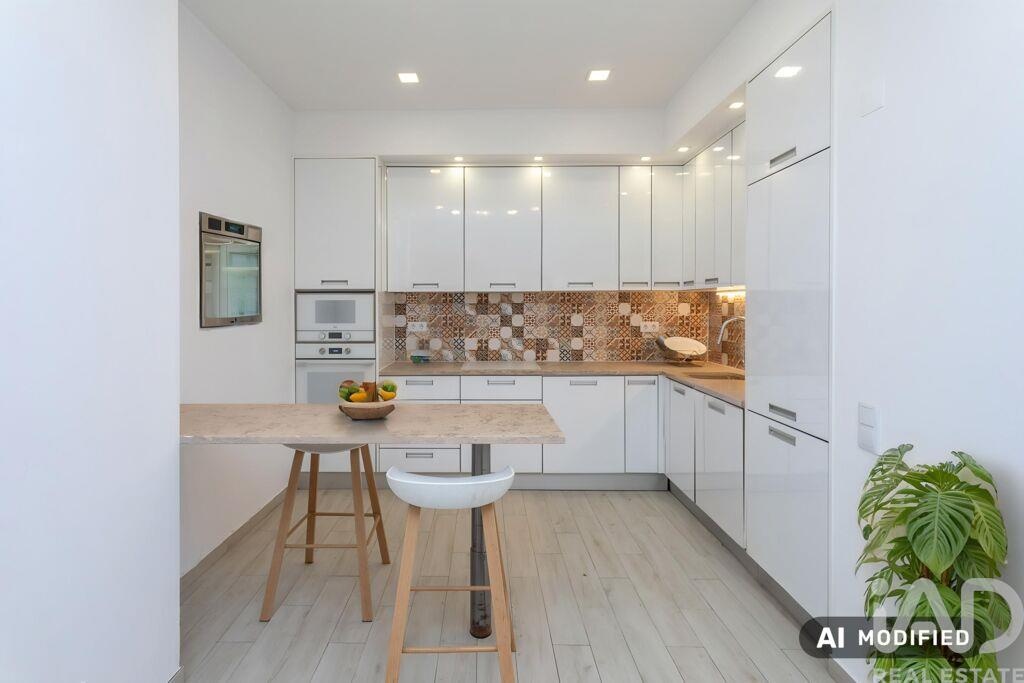 Apartment in Santa Maria Maior - Image 2