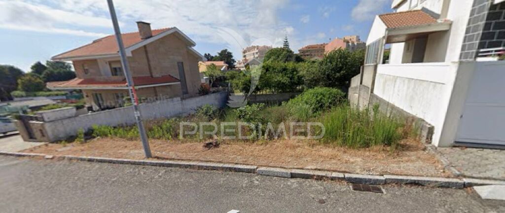 Land for sale in Vila Nova de Gaia, Portugal — €73,000