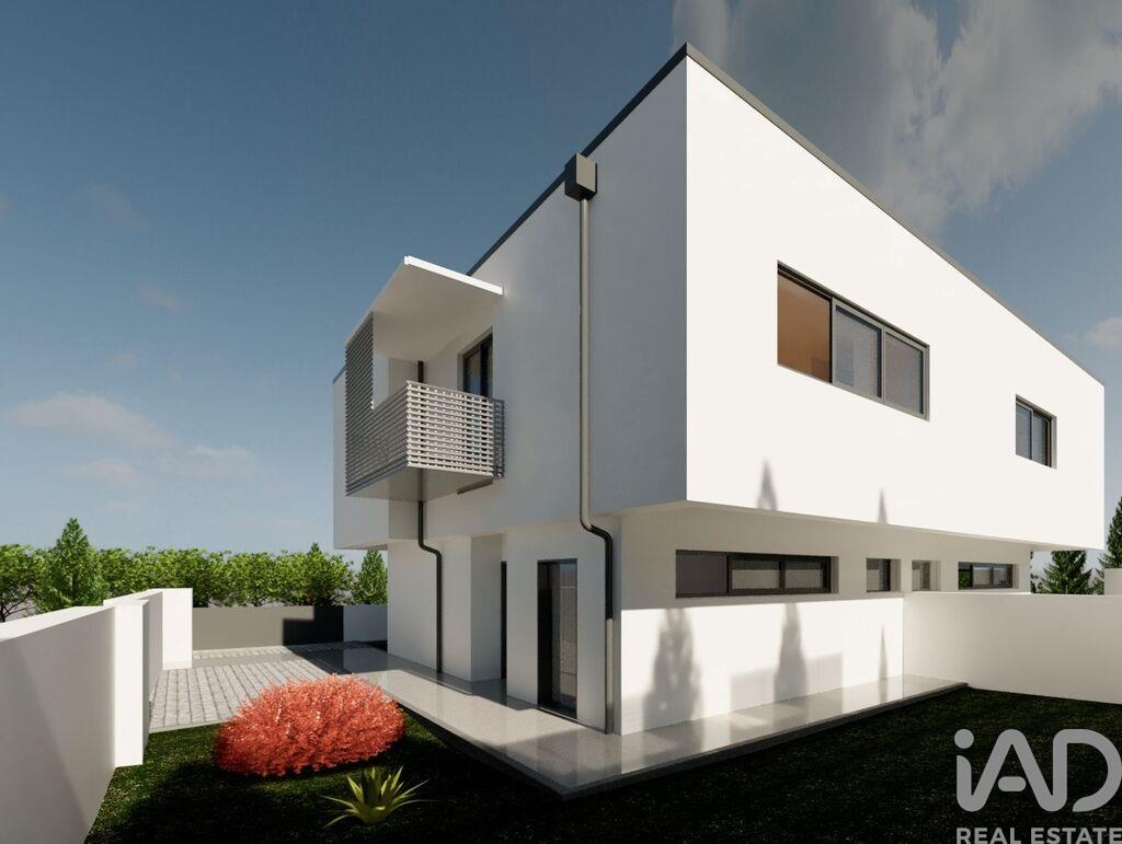 House in Darque - Image 5