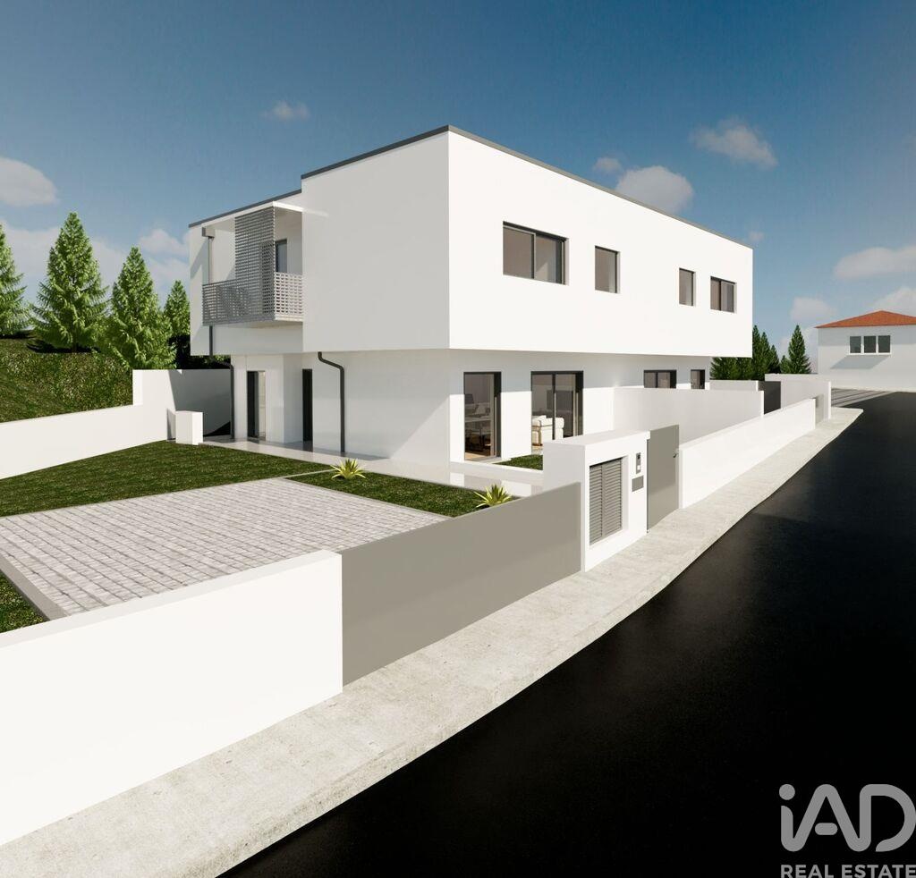 House in Darque - Image 4