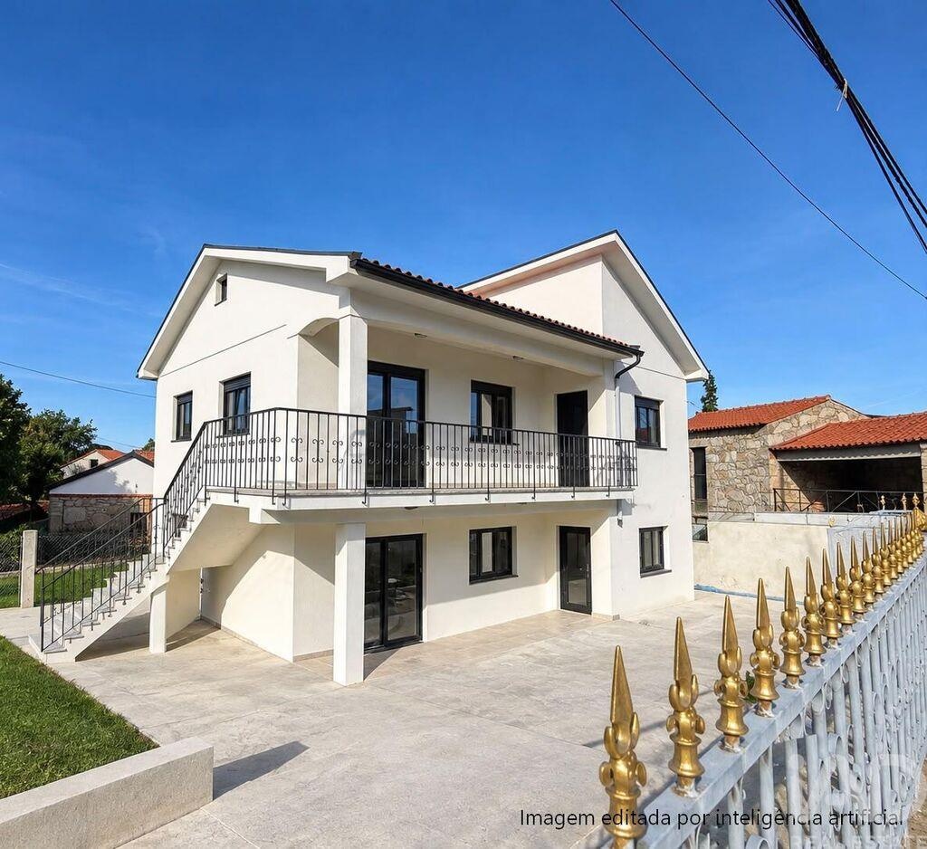 House in Vila Franca - view 1