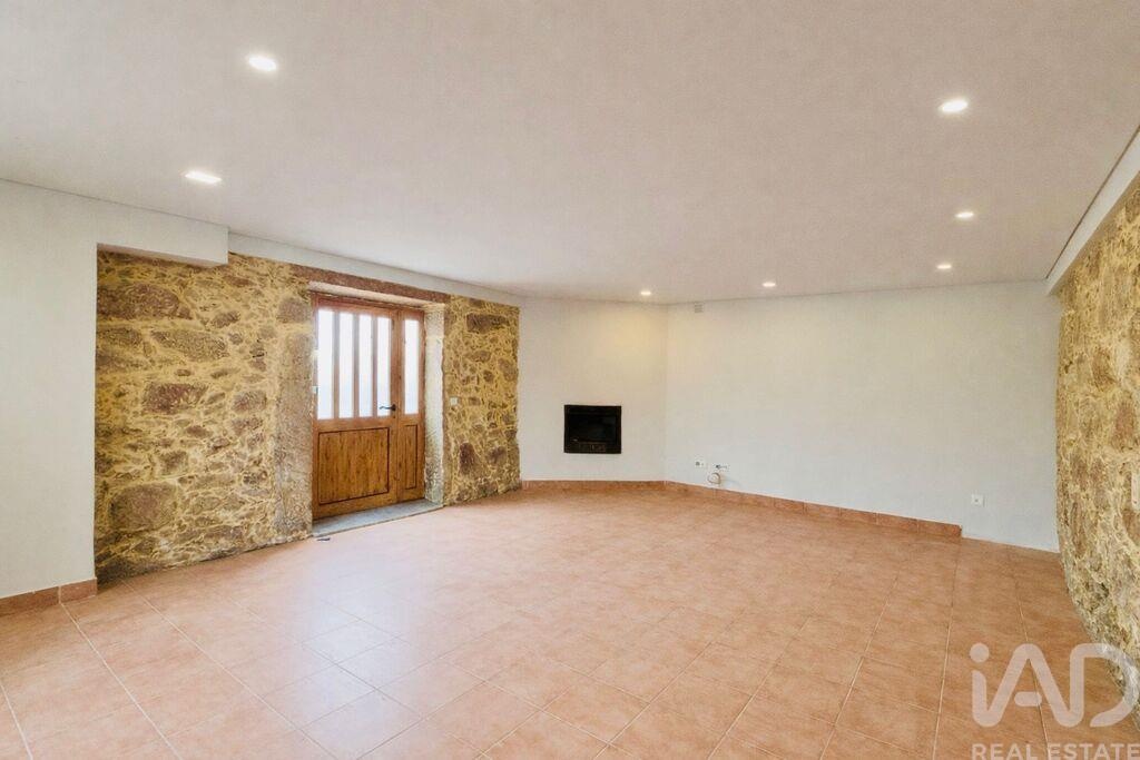 House in Outeiro - Image 2