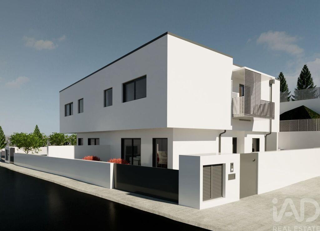 House in Darque - Image 3