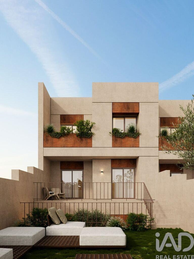 House in Castelo do Maia - Image 2