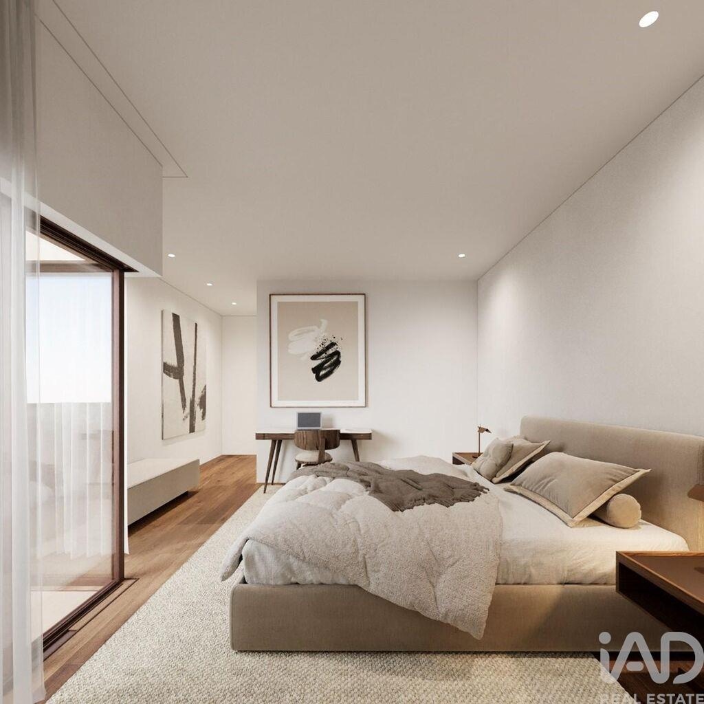 House in Castelo do Maia - Image 5