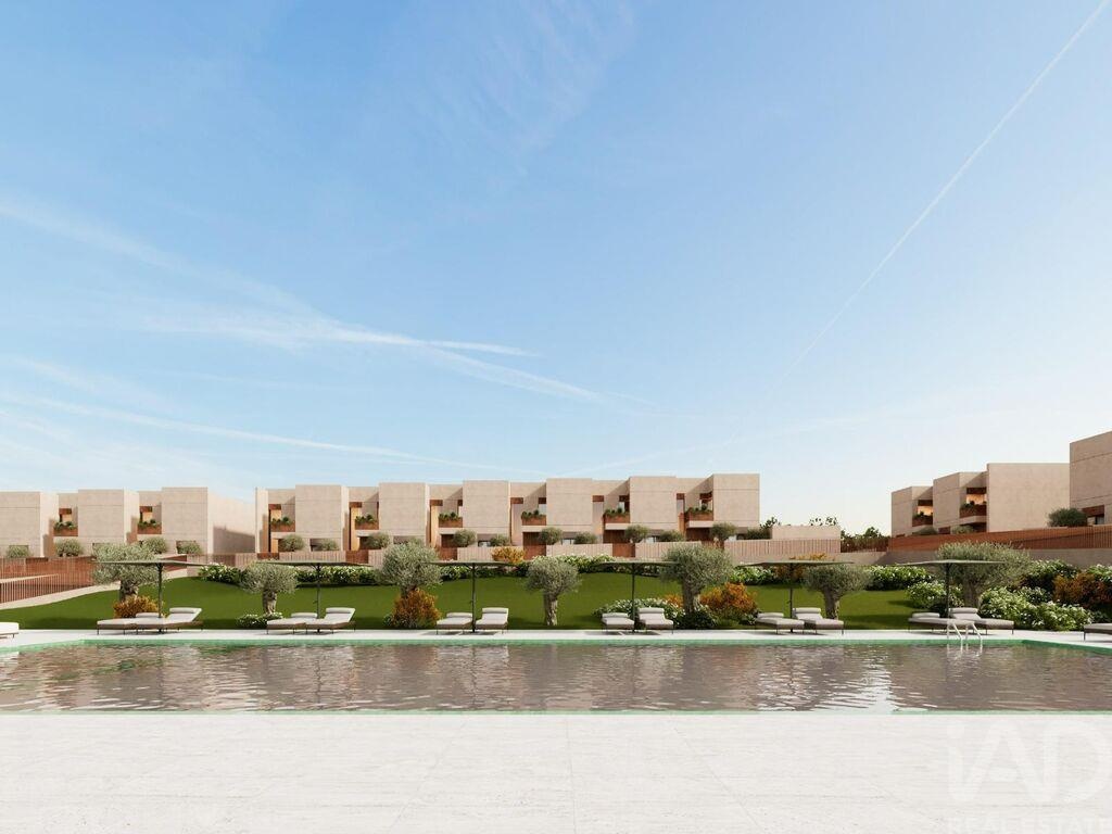 House in Castelo do Maia - Image 4