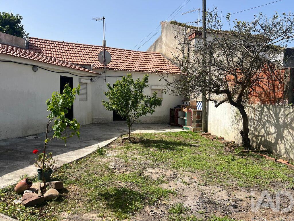 House in Valbom - Image 3