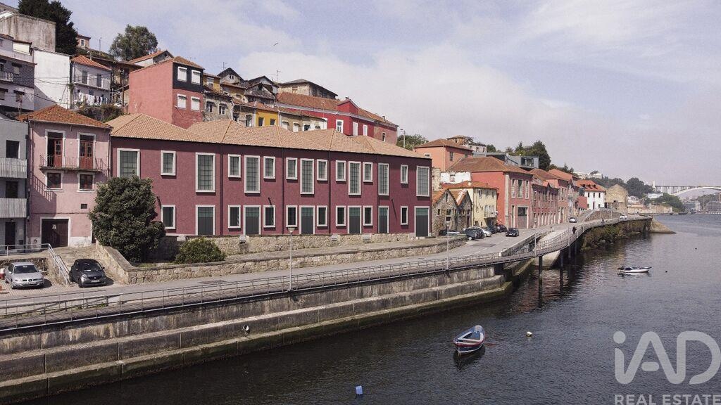 Apartment in Vila Nova de Gaia - Image 2