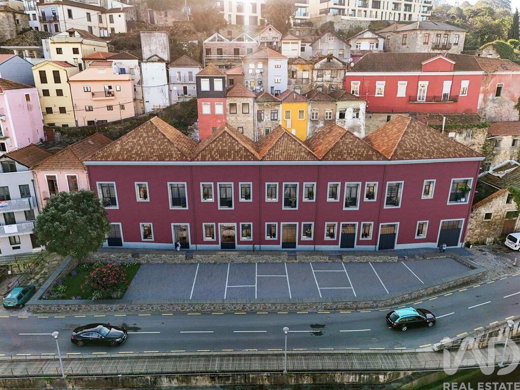 Apartment in Vila Nova de Gaia - Image 5