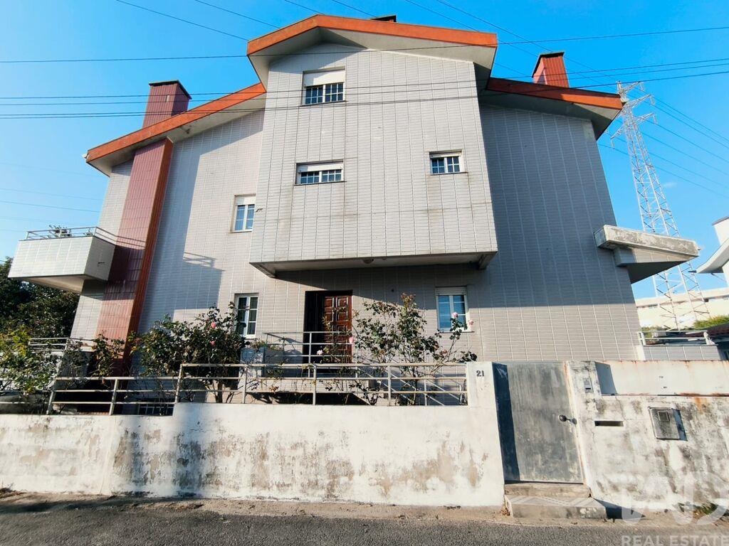 House in Leca do Balio - view 1