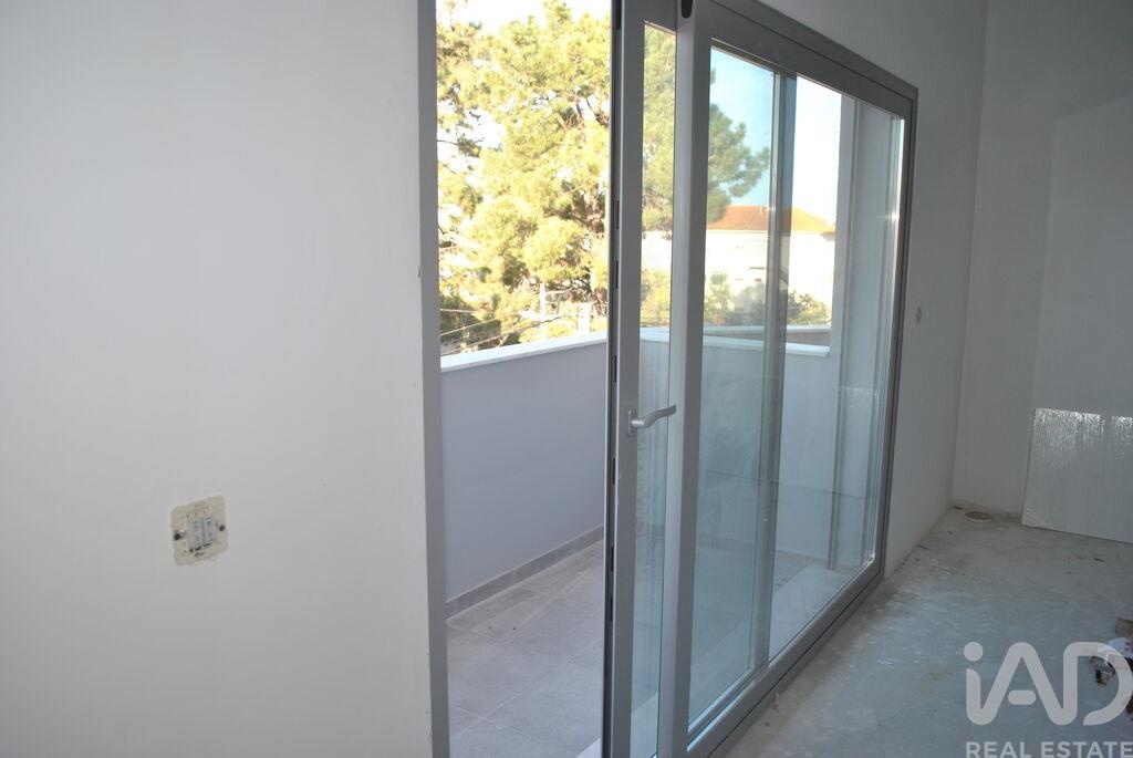 Apartment in Quinta do Conde - Image 3