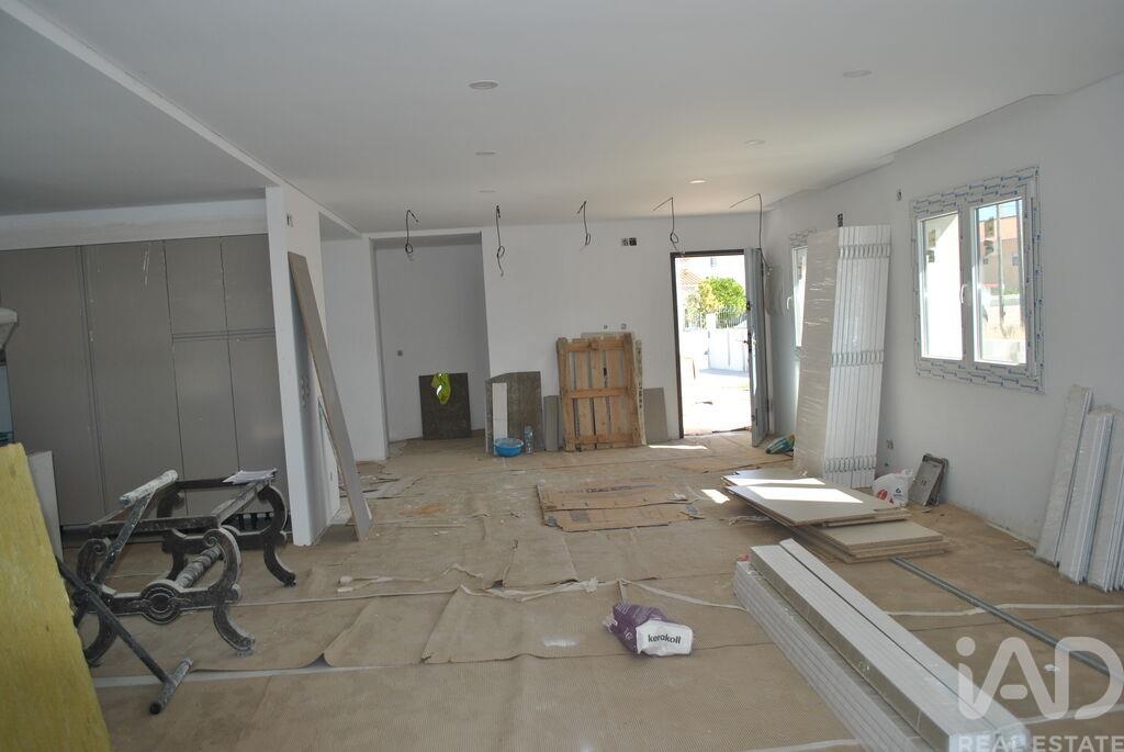 House in Fernao Ferro - Image 5