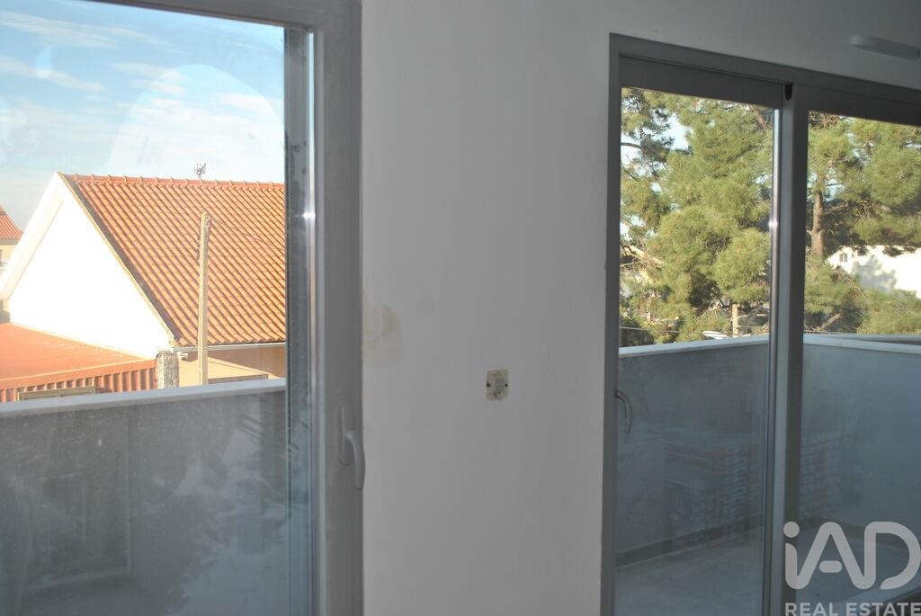 Apartment in Quinta do Conde - Image 5