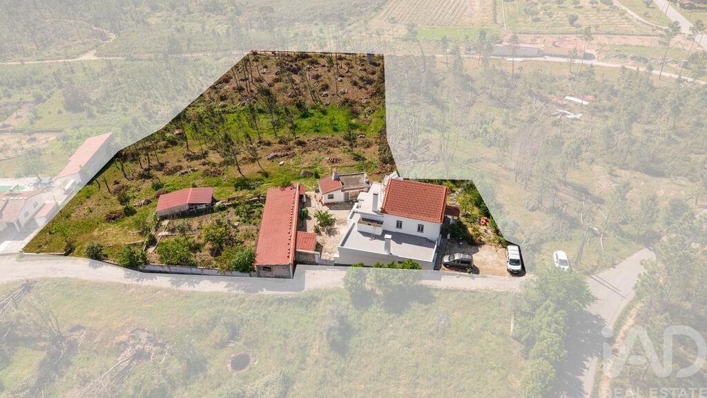 House in Cumeada - Image 3