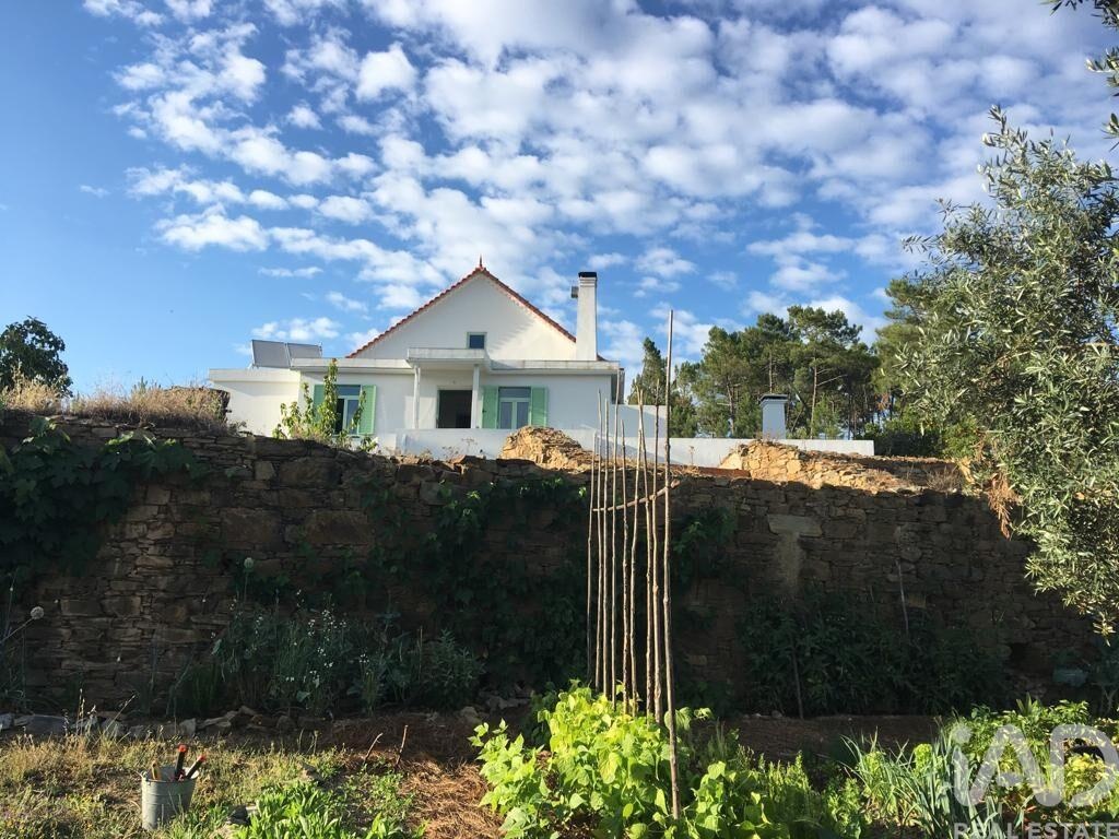 House in Cumeada - Image 2