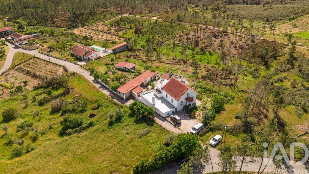 House in Cumeada - Image 4