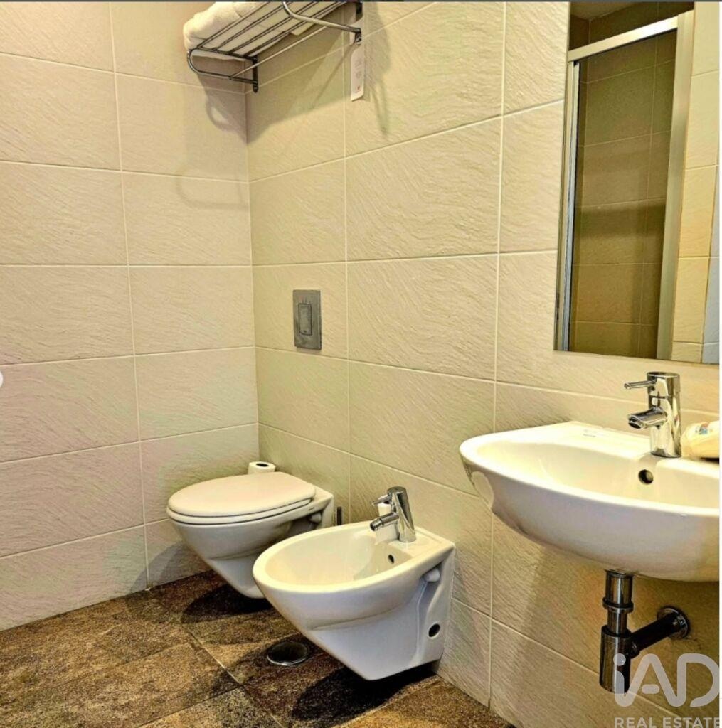 Apartment in Mexilhoeira Grande - Image 5