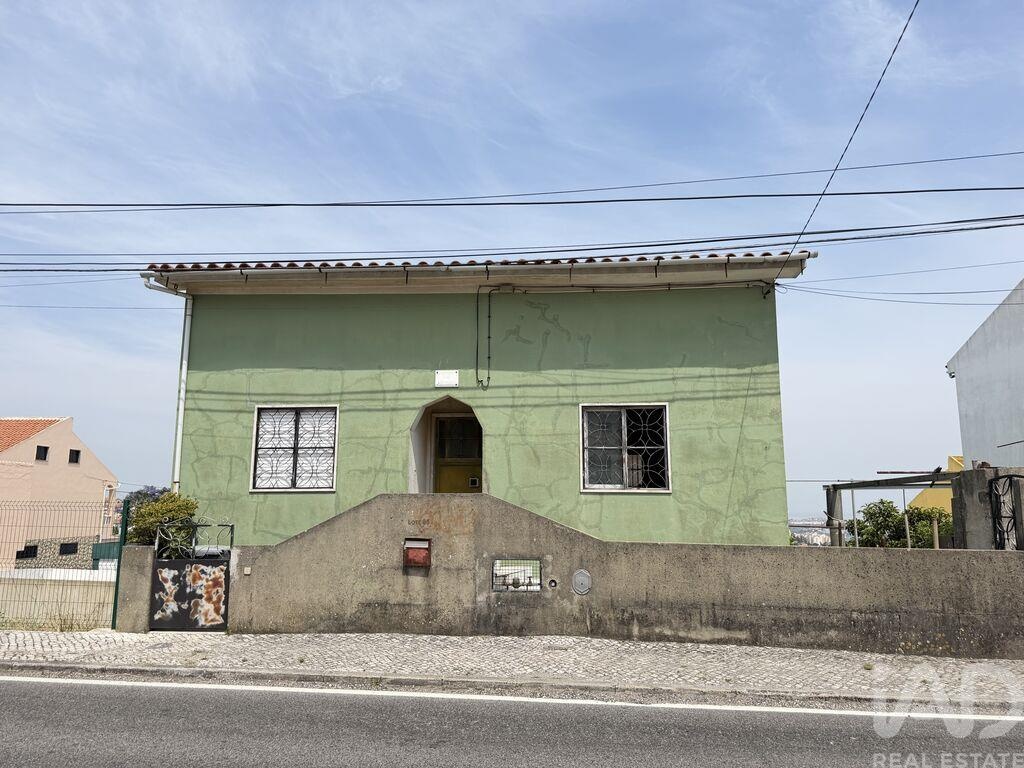 House in Canecas - view 1