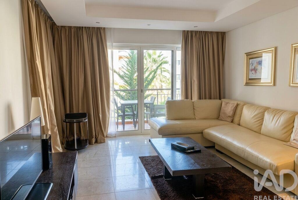 Apartment in Quarteira - Image 3