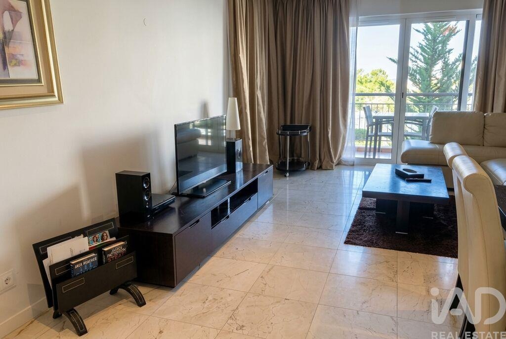 Apartment in Quarteira - Image 4