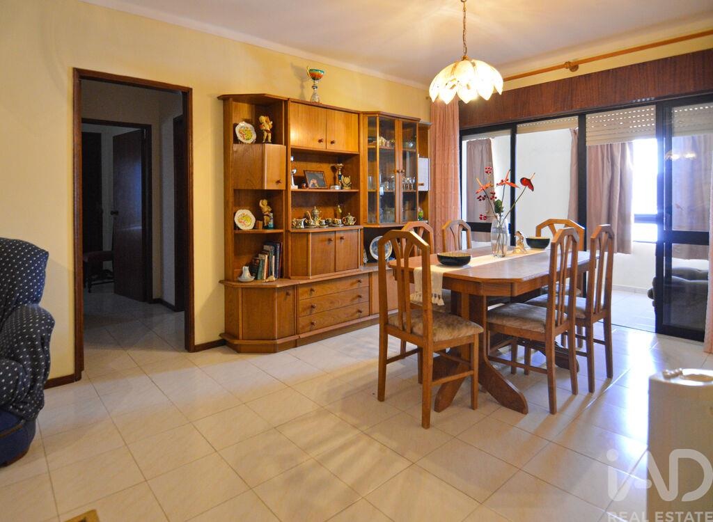 Apartment in Quarteira - Image 2